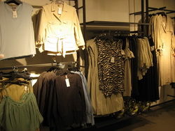 2009春夏女裝零售市場(chǎng)關(guān)鍵風(fēng)格掃描 時(shí)尚趨勢(shì)精選